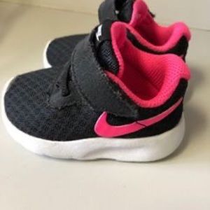 2C Nike toddler sneakers